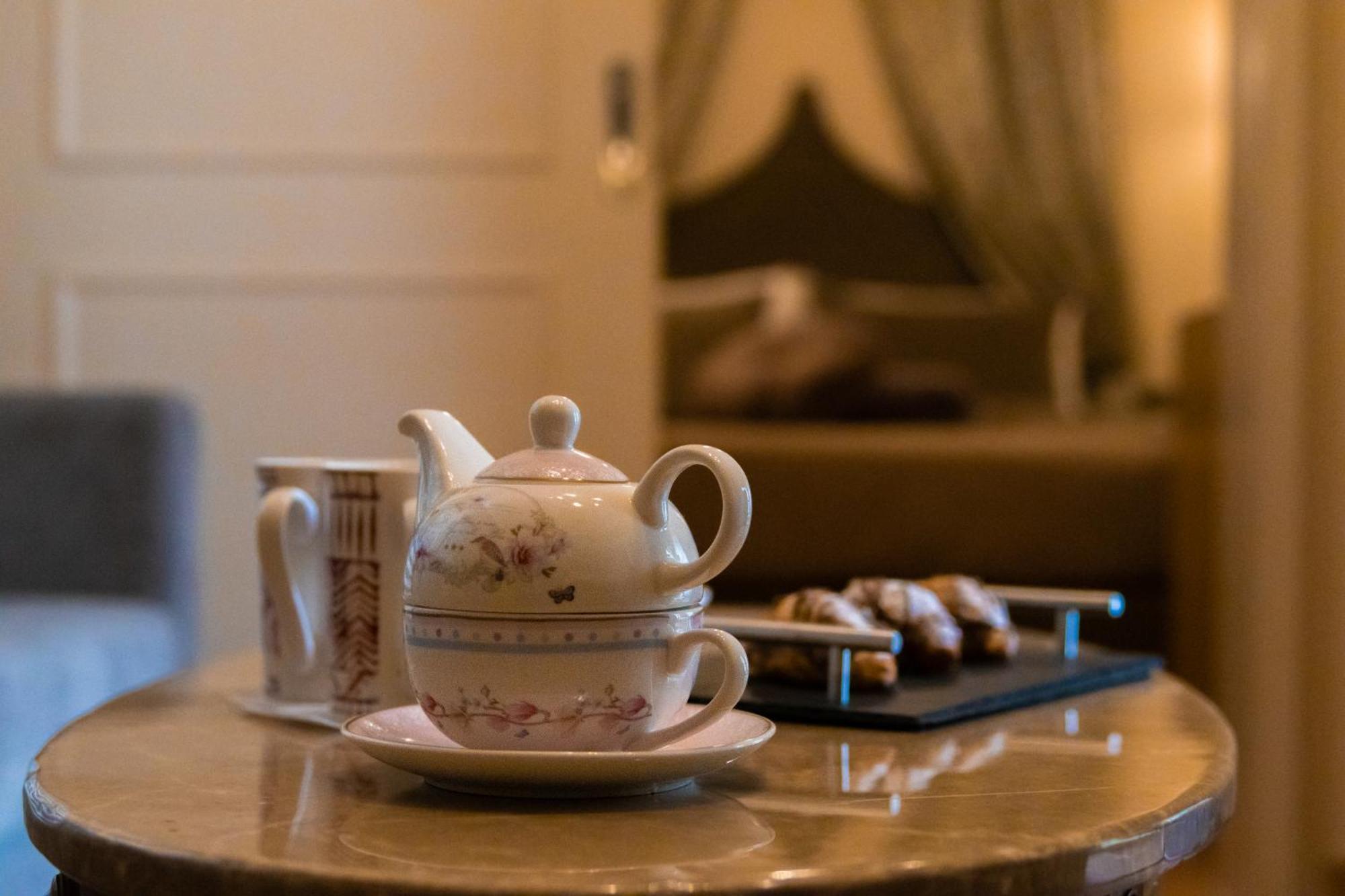 April Luxury Suites (Adults Only) Rhodes City Ruang foto
