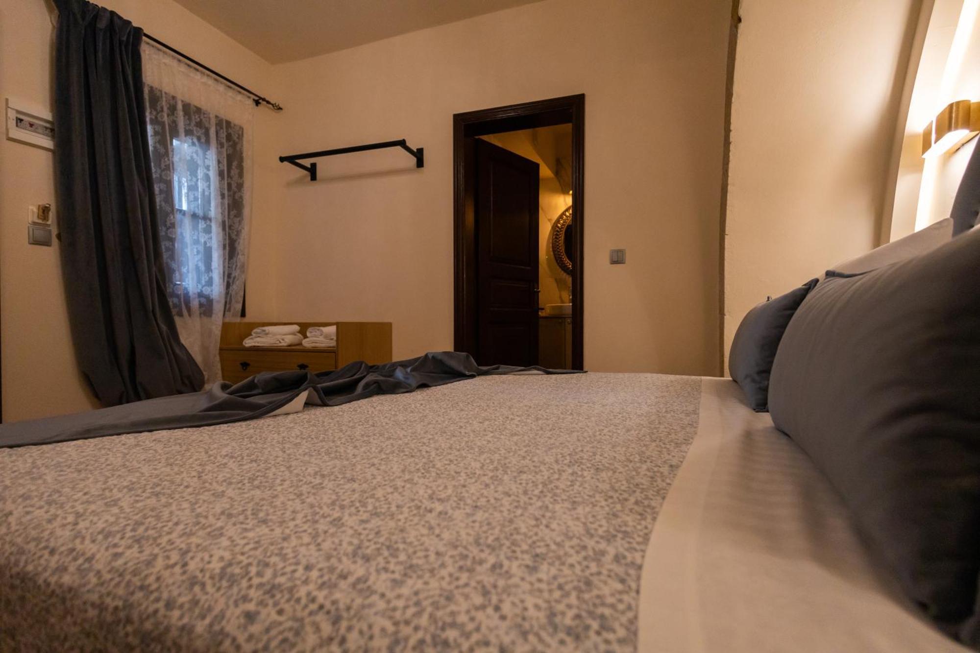 April Luxury Suites (Adults Only) Rhodes City Ruang foto